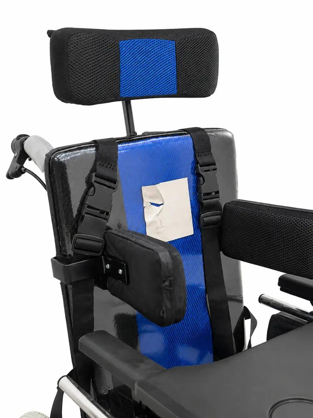 Fauteuil IMC bleu avec appui-tete et sangles de maintien postural en Algerie